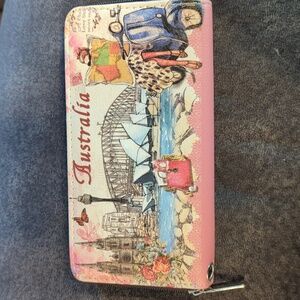 NWOT Australia zippered wallet/wristlet